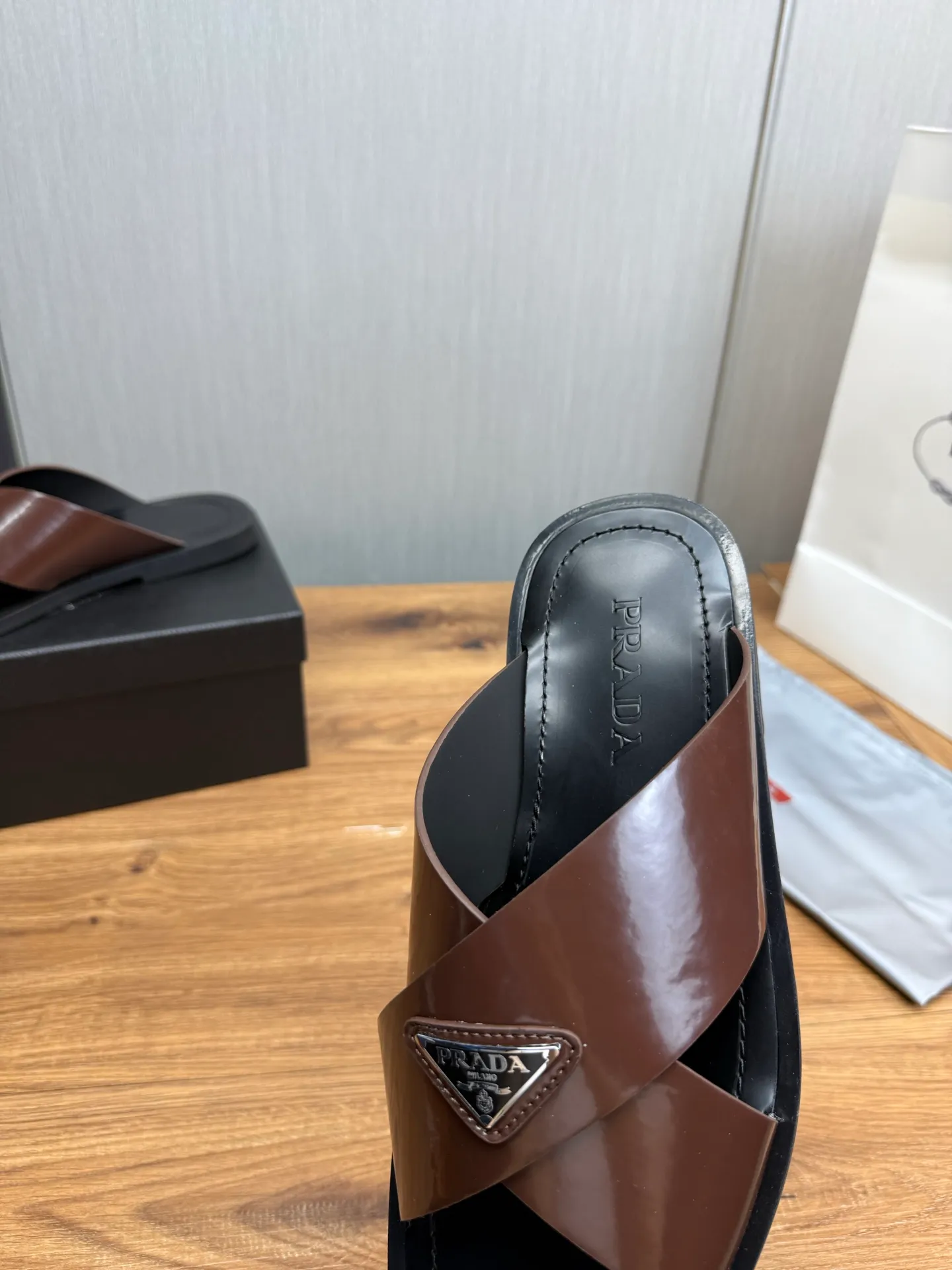 Factory price 340💰 ＰＲＡＤＡPrada - popular men's slippers hot sale 🔥 🩴Official website one to one production 38-45 sizes 45 46 🉑️Customized!
